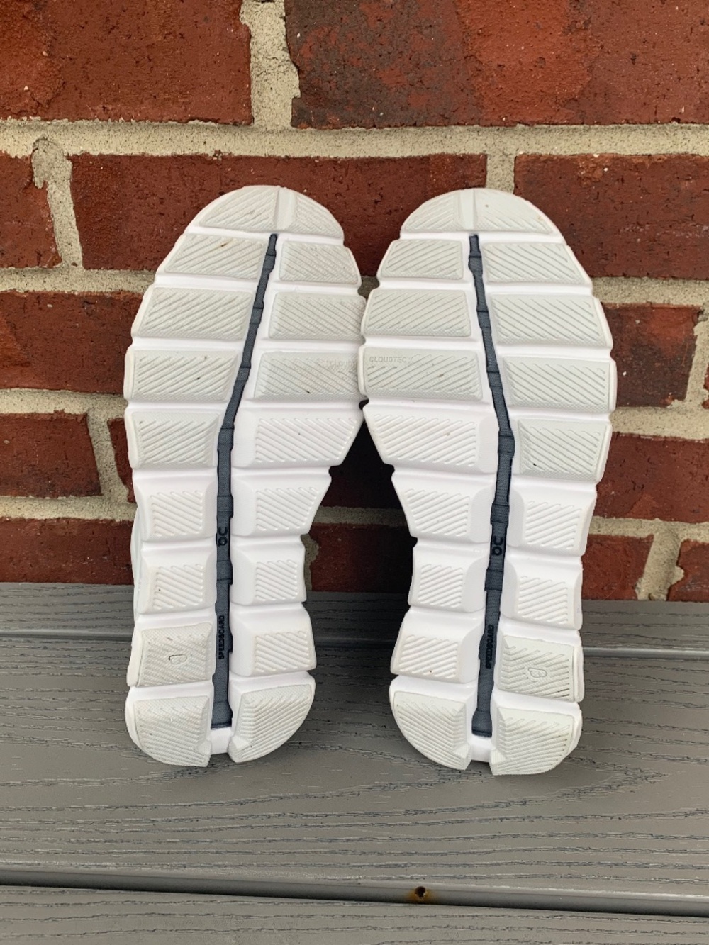 On Running Cloud X Sneakers - Picture 6 of 11